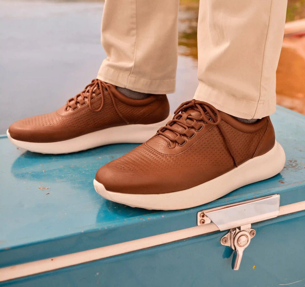 Amherst 2.0 Embossed U-Throat - Tan Full Grain